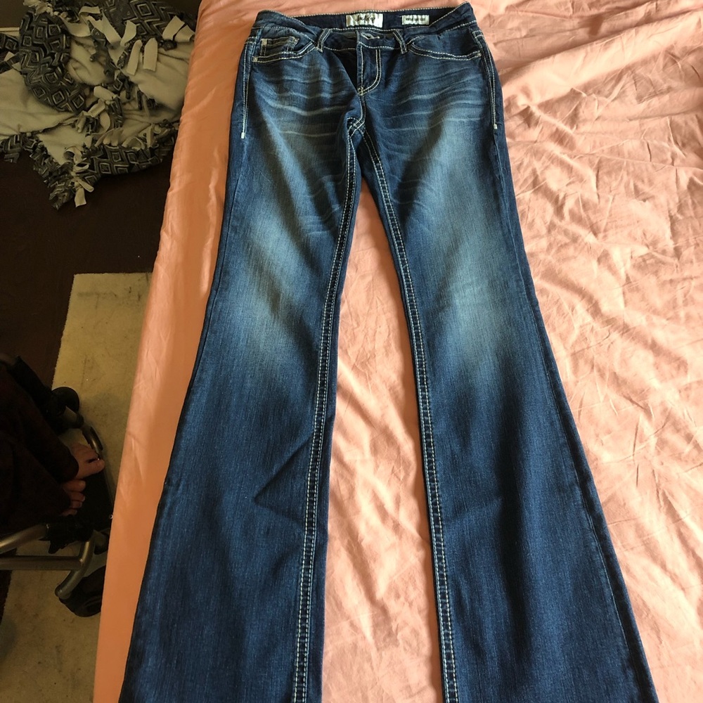 Buckle Women’s Jeans